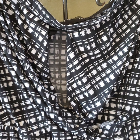 SOLD!! LANE BRYANT Printed Strapless Jumpsuit -Size 26/28 - Picture 2 of 6